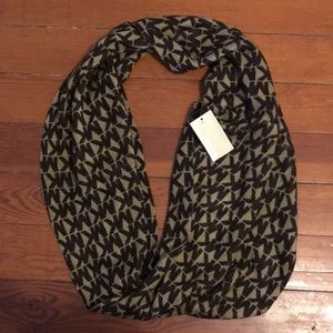 Michael Kors Infinity Scarf NEW